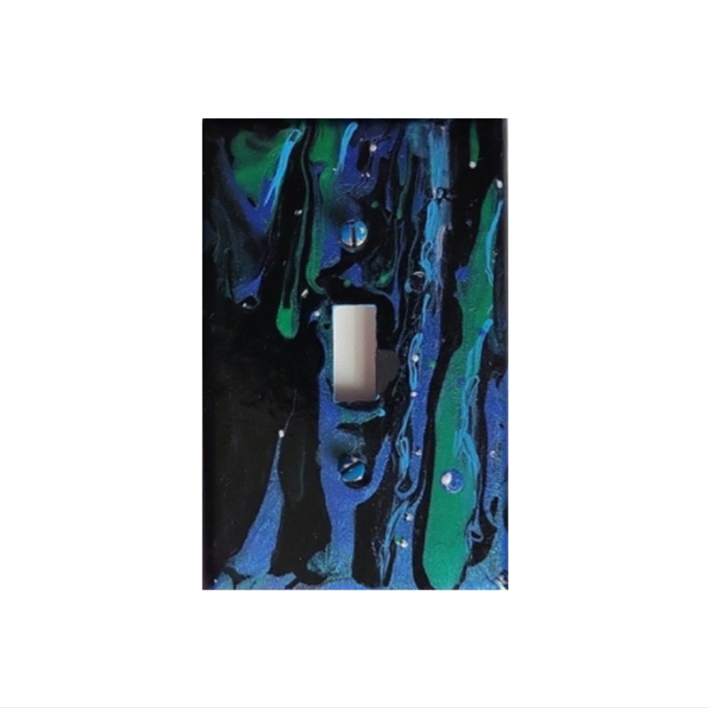 Hand Crafted Abstract Design Single Toggle Light Switch Plate - Picture 2 of 2